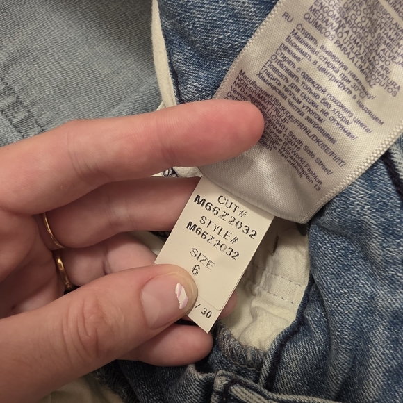 NYDJ Light Wash Stretch Boyfriend Embroidered Mid-Rise Cropped Jeans Size 6 - Picture 6 of 10